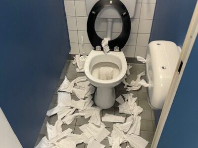 Immer Ärger auf der Schultoilette